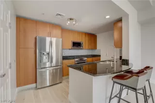 Photo #3: 2390997 Listing 