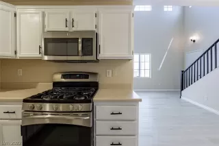 Photo #5: 2391002 Listing 