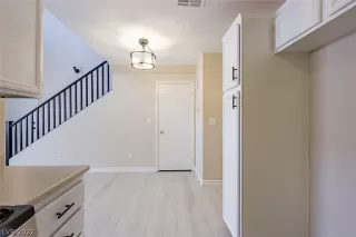 Photo #6: 2391002 Listing 