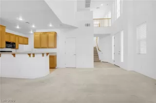 Photo #2: 2391008 Listing 