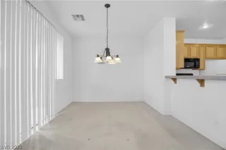 Photo #4: 2391008 Listing 