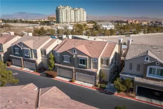 Photo #6: 2391008 Listing 