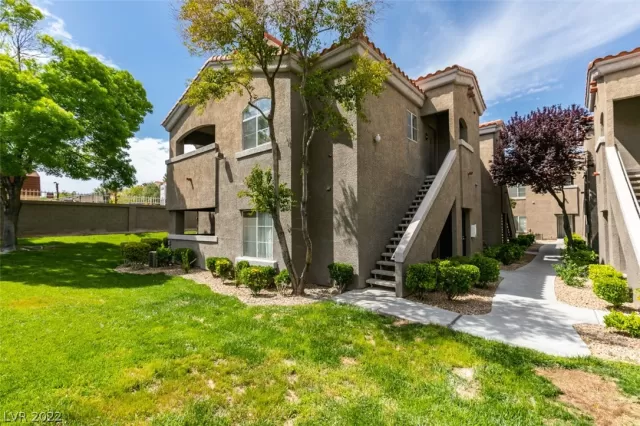 MLS: 2391029 Condo For Sale