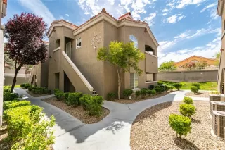 Photo #3: 2391029 Listing