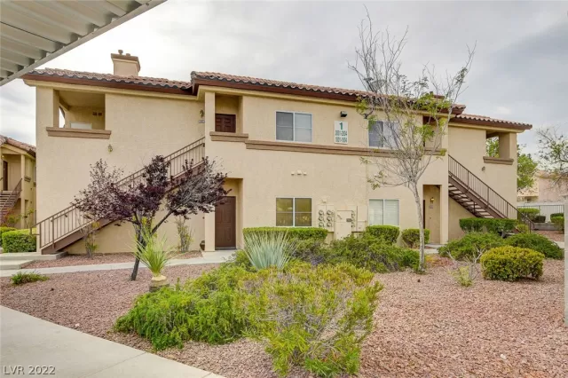 MLS: 2391035 Condo For Sale