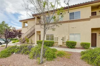 Photo #2: 2391035 Listing