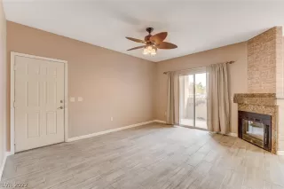 Photo #4: 2391035 Listing