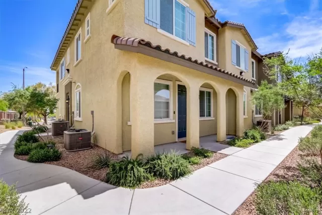 MLS: 2391039 Condo For Sale