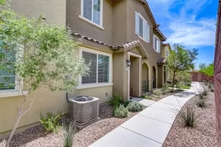 Photo #1: 2391039 Listing