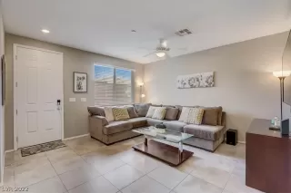 Photo #3: 2391039 Listing