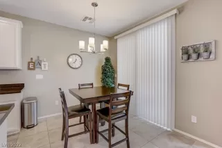 Photo #5: 2391039 Listing