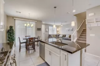 Photo #6: 2391039 Listing