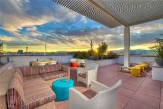 Photo #2: 2391040 Listing 