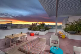 Photo #4: 2391040 Listing 