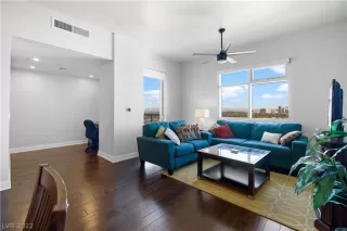 Photo #5: 2391040 Listing 