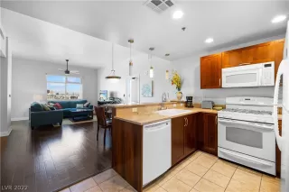 Photo #6: 2391040 Listing 