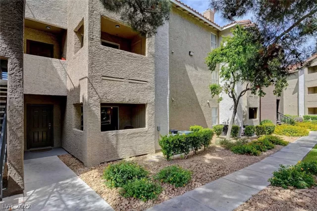 MLS: 2391043 Condo For Sale