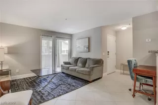 Photo #2: 2391043 Listing 