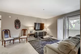 Photo #3: 2391043 Listing 