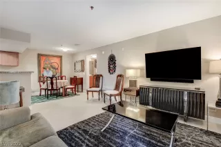 Photo #4: 2391043 Listing 