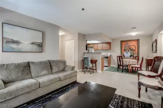 Photo #5: 2391043 Listing 