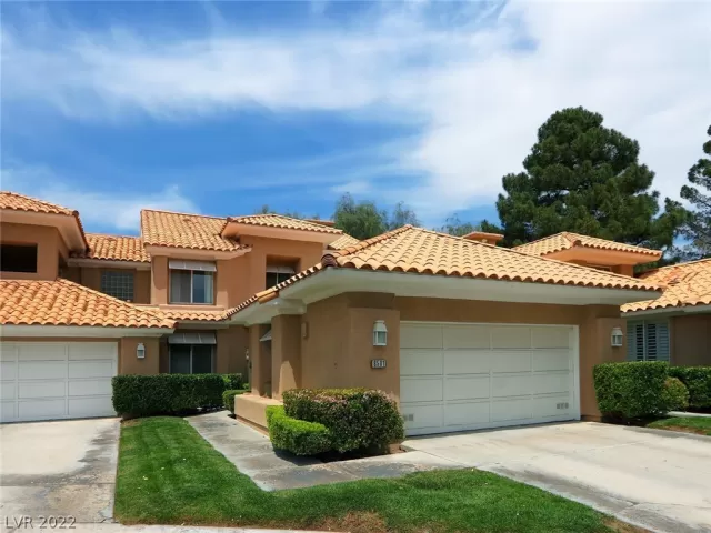 MLS: 2391053 Condo For Sale