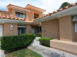 Photo #1: 2391053 Listing