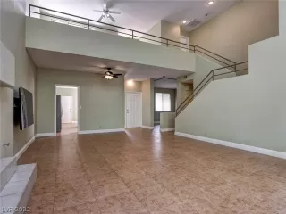 Photo #3: 2391053 Listing