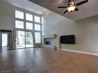 Photo #4: 2391053 Listing