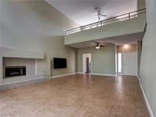 Photo #5: 2391053 Listing