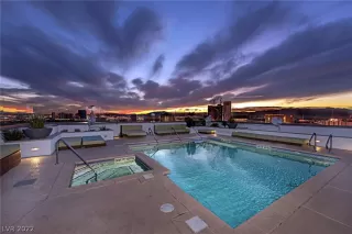 Photo #4: 2391062 Listing 