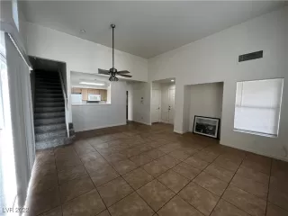 Photo #5: 2391070 Listing 