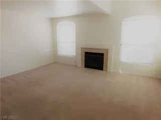 Photo #5: 2391072 Listing 