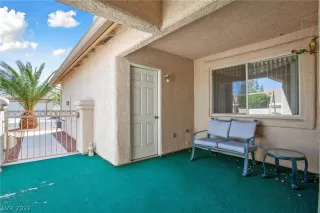 Photo #4: 2391094 Listing