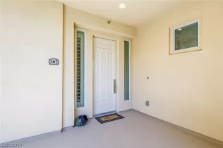 Photo #3: 2391107 Listing