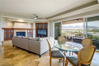 Photo #6: 2391107 Listing