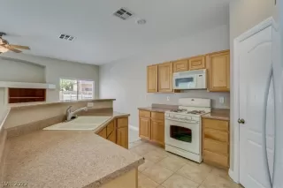 Photo #6: 2391121 Listing 