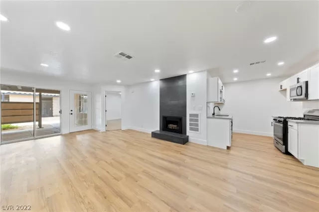 MLS: 2391132 Condo For Sale