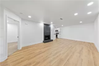 Photo #1: 2391132 Listing