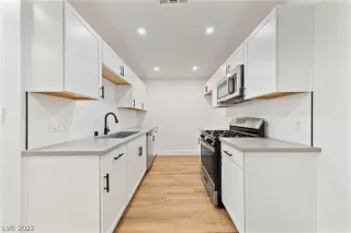 Photo #3: 2391132 Listing