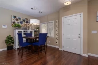 Photo #2: 2391142 Listing 