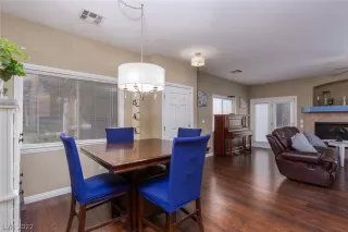 Photo #6: 2391142 Listing 