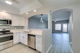 Photo #1: 2391160 Listing