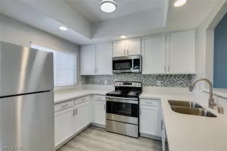 Photo #5: 2391160 Listing