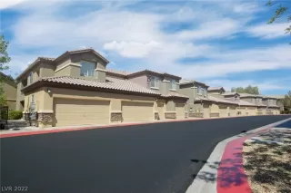 Photo #2: 2391166 Listing