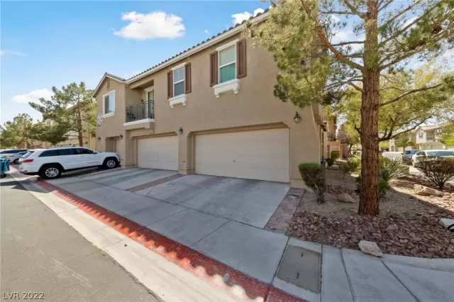 MLS: 2391201 Condo For Sale