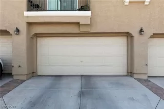 Photo #2: 2391201 Listing 