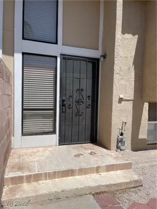 Photo #2: 2391217 Listing 