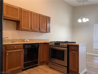 Photo #3: 2391217 Listing 