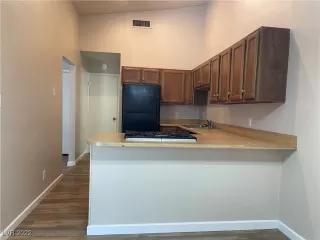 Photo #4: 2391217 Listing 